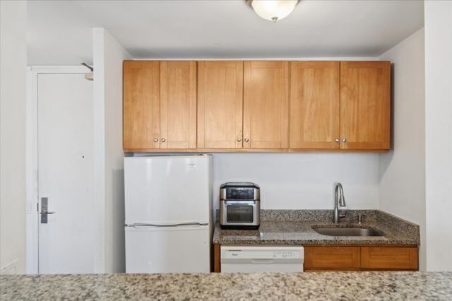 4343 N Clarendon Avenue 1809, Chicago, IL 60613