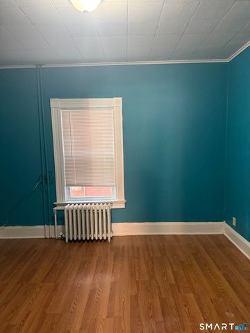 107 Hungerford Street 2nd Floor, Hartford, CT 06106
