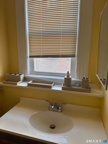 107 Hungerford Street 2nd Floor, Hartford, CT 06106