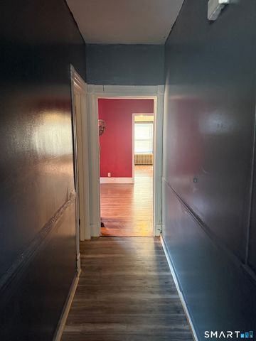 107 Hungerford Street 2nd Floor, Hartford, CT 06106