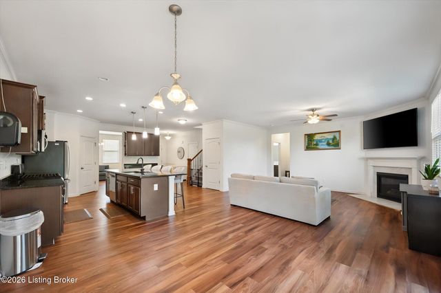 11715 Beacon Ct, Louisville, KY 40299