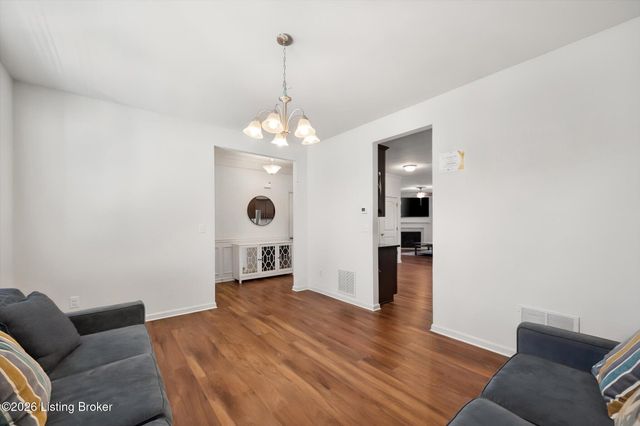 11715 Beacon Ct, Louisville, KY 40299