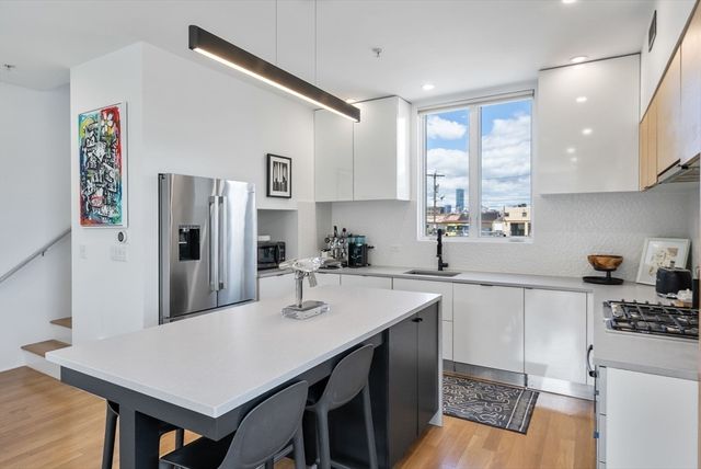 3 Dorchester 3J, Boston, MA 02127