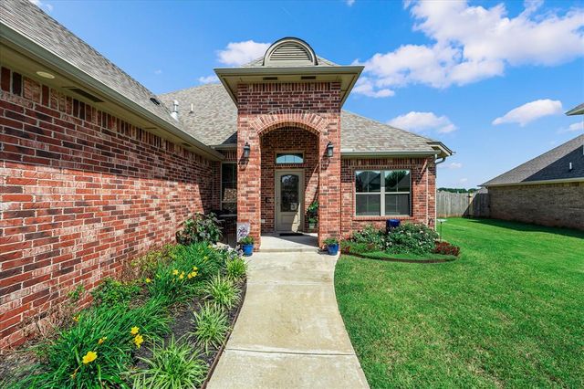 3200 Drake Crest Drive, Edmond, OK 73034