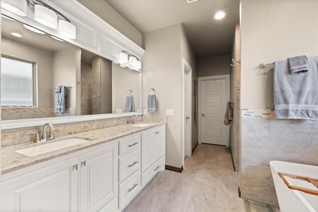 3200 Drake Crest Drive, Edmond, OK 73034