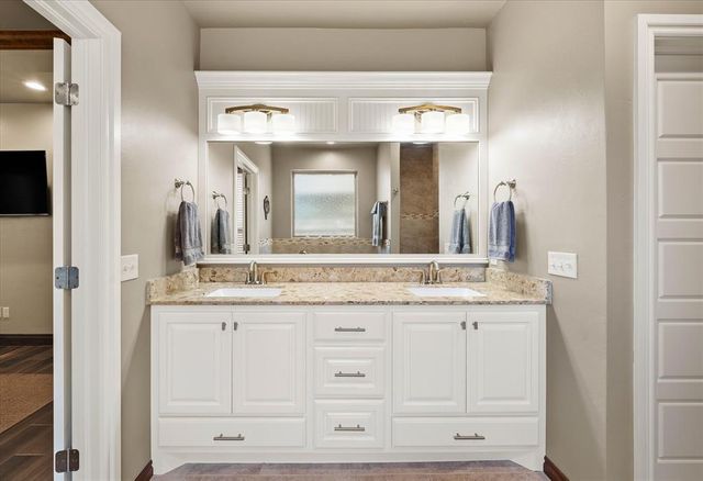 3200 Drake Crest Drive, Edmond, OK 73034