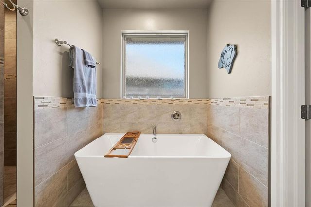 3200 Drake Crest Drive, Edmond, OK 73034