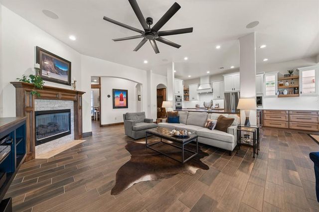 3200 Drake Crest Drive, Edmond, OK 73034