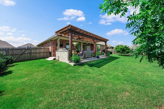 3200 Drake Crest Drive, Edmond, OK 73034