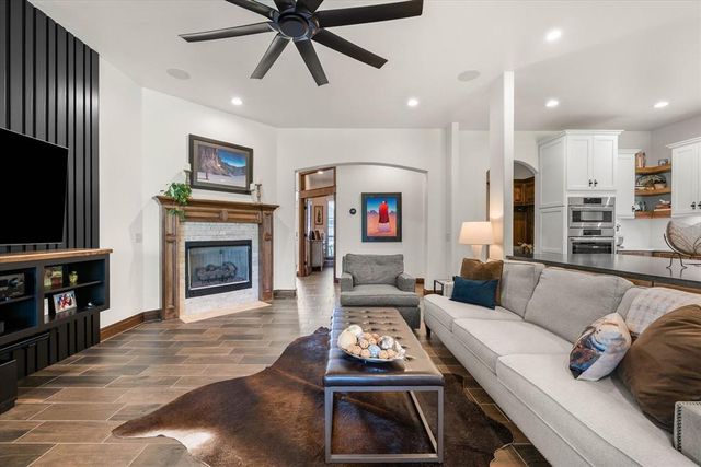 3200 Drake Crest Drive, Edmond, OK 73034