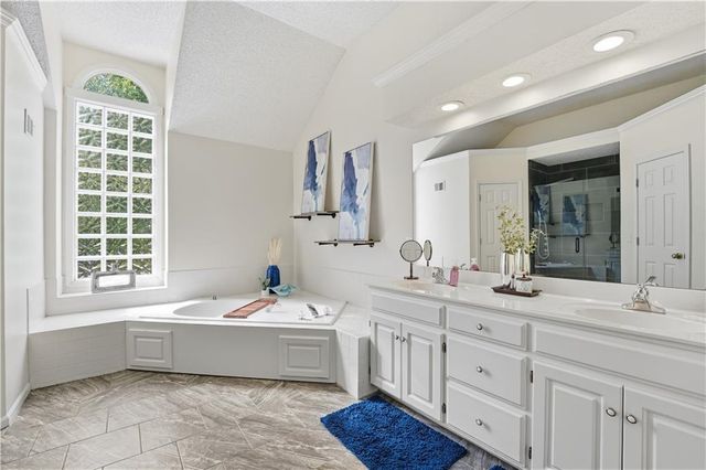 11403 W 115th Street, Overland Park, KS 66210