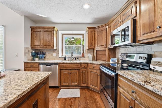 11403 W 115th Street, Overland Park, KS 66210