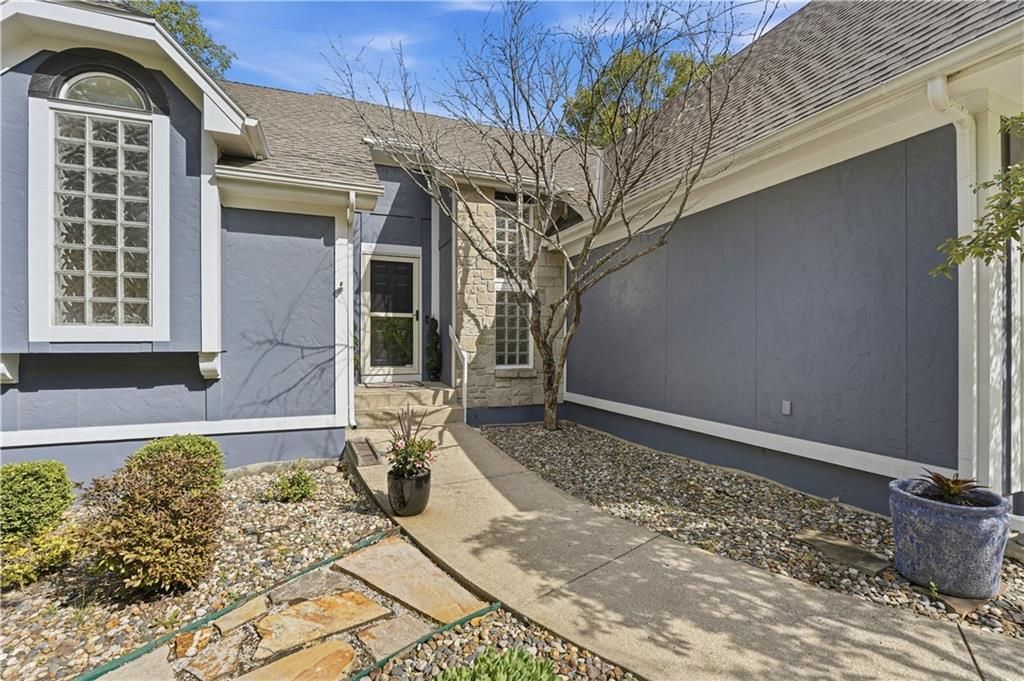 11403 W 115th Street, Overland Park, KS 66210