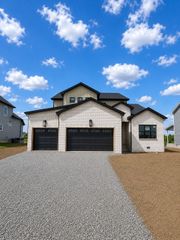 238 Low Plains Ln, Clarksville, TN 37043