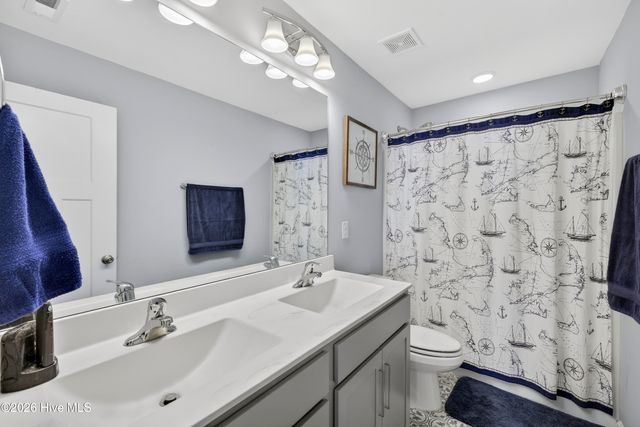 1003 Terraces Lane, Hampstead, NC 28443