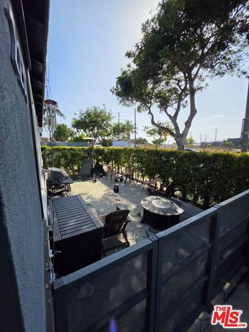2230 Delaware Avenue, Santa Monica, CA 90404