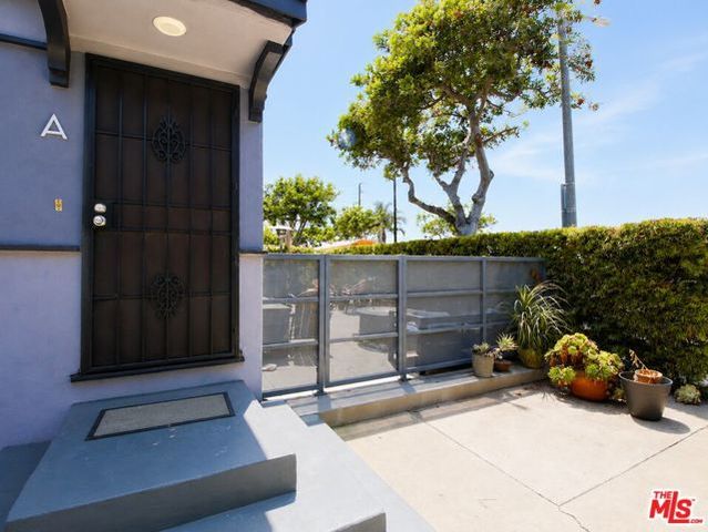 2230 Delaware Avenue, Santa Monica, CA 90404
