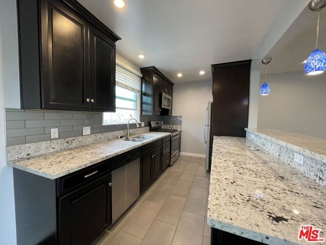 2230 Delaware Avenue, Santa Monica, CA 90404