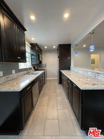2230 Delaware Avenue, Santa Monica, CA 90404