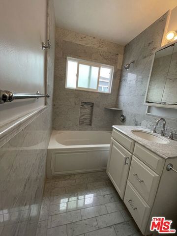 2230 Delaware Avenue, Santa Monica, CA 90404