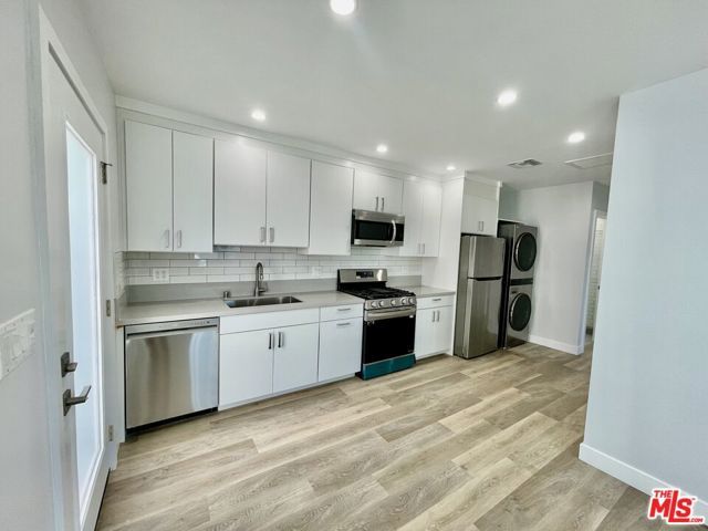 2230 Delaware Avenue, Santa Monica, CA 90404