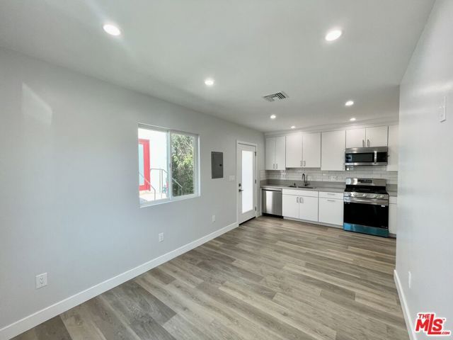 2230 Delaware Avenue, Santa Monica, CA 90404