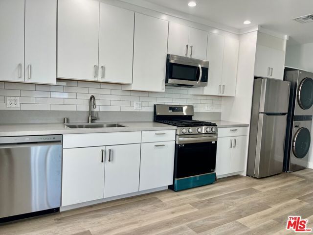 2230 Delaware Avenue, Santa Monica, CA 90404
