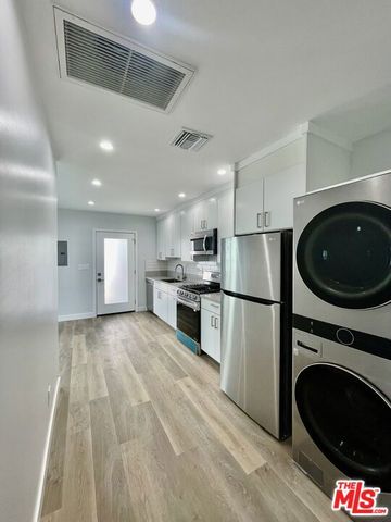 2230 Delaware Avenue, Santa Monica, CA 90404