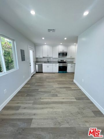 2230 Delaware Avenue, Santa Monica, CA 90404