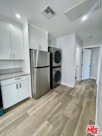 2230 Delaware Avenue, Santa Monica, CA 90404
