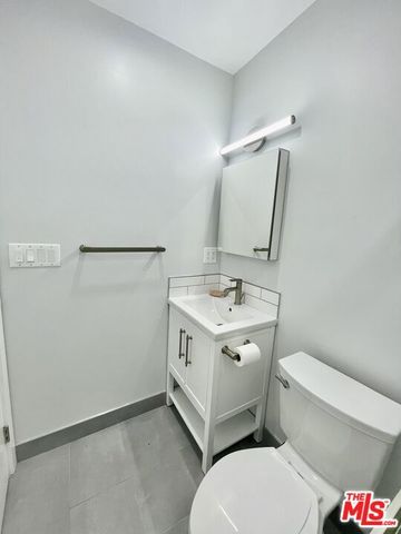 2230 Delaware Avenue, Santa Monica, CA 90404