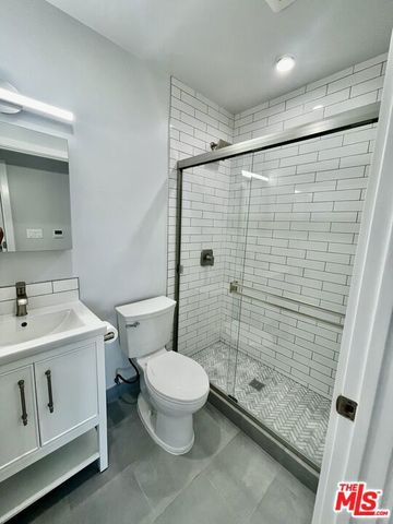 2230 Delaware Avenue, Santa Monica, CA 90404