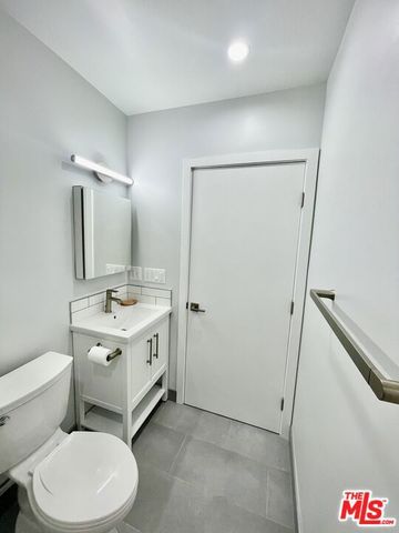 2230 Delaware Avenue, Santa Monica, CA 90404