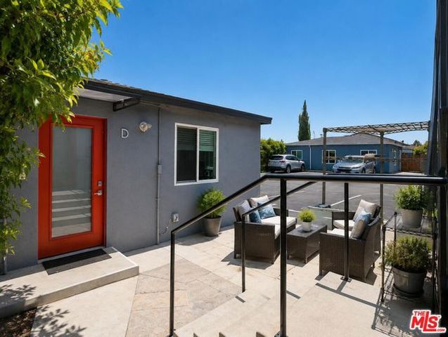 2230 Delaware Avenue, Santa Monica, CA 90404