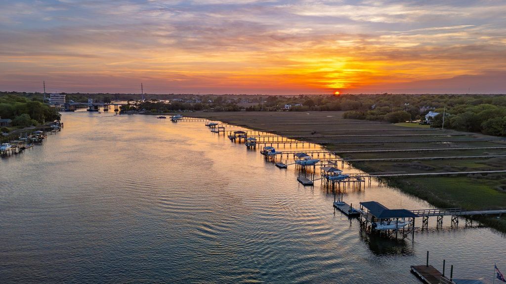 Image 105 of property listing at 13 Broughton Road, Charleston, SC 29407