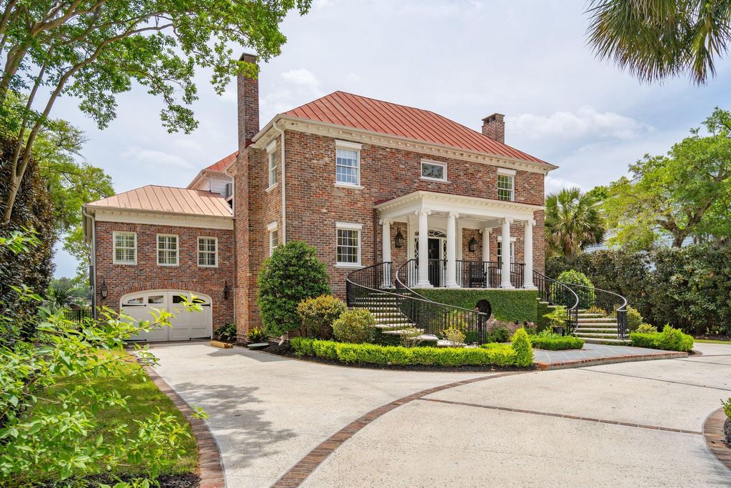 Image 11 of property listing at 13 Broughton Road, Charleston, SC 29407