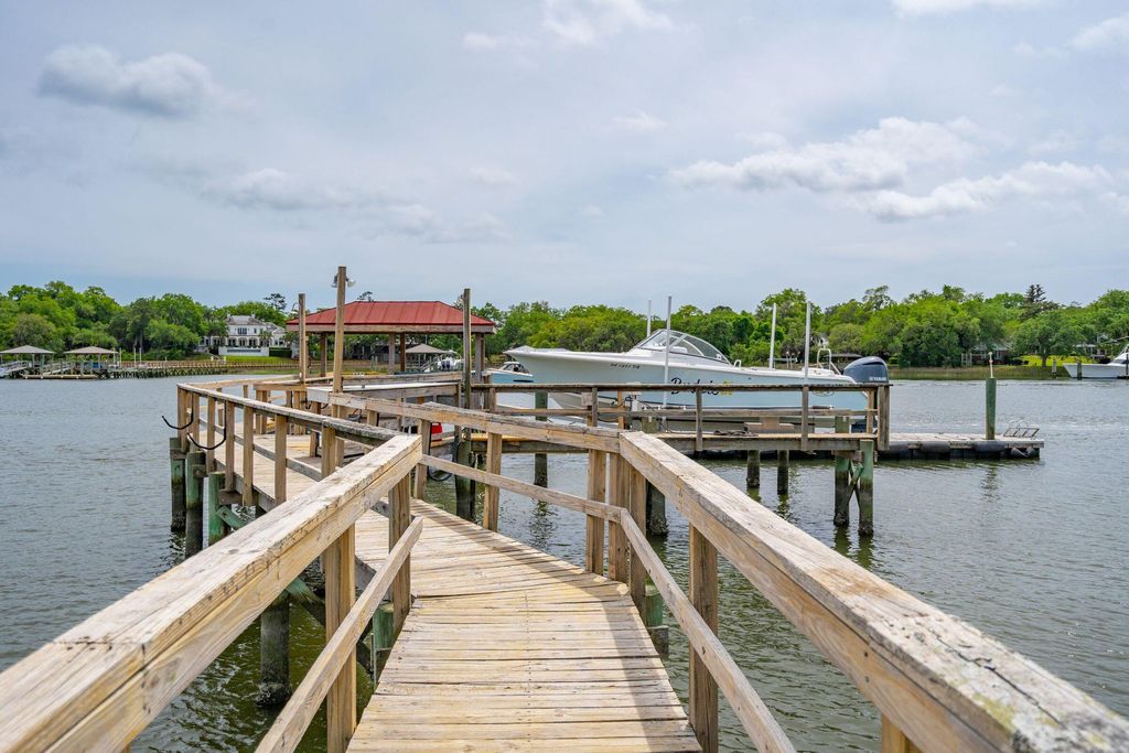 Image 114 of property listing at 13 Broughton Road, Charleston, SC 29407