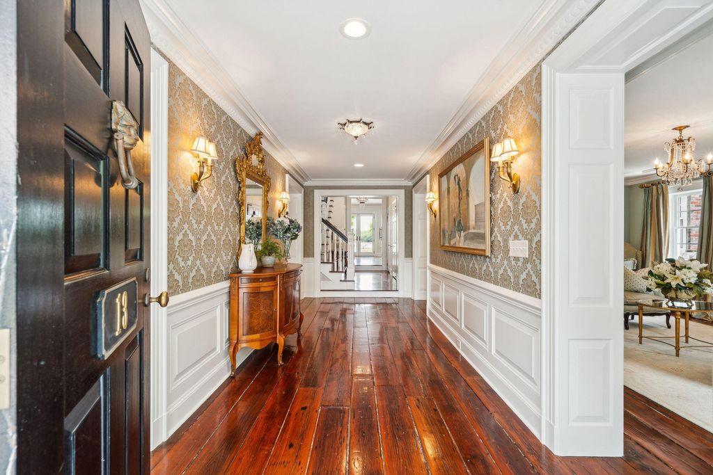 Image 15 of property listing at 13 Broughton Road, Charleston, SC 29407