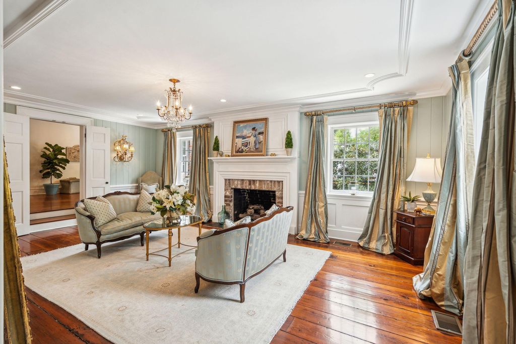 Image 20 of property listing at 13 Broughton Road, Charleston, SC 29407