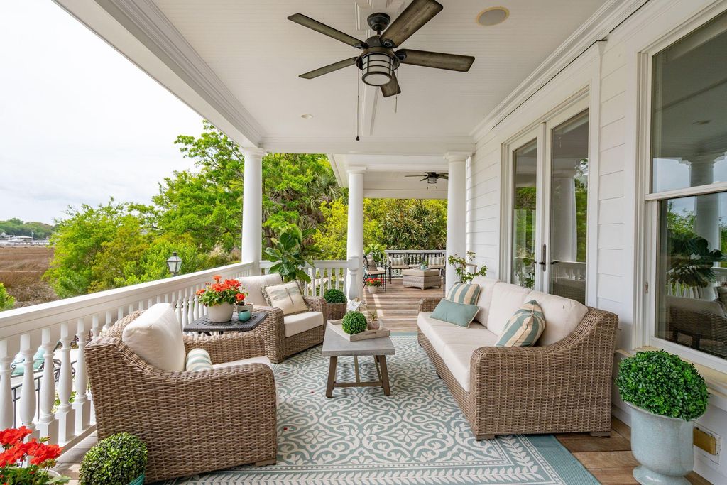 Image 27 of property listing at 13 Broughton Road, Charleston, SC 29407