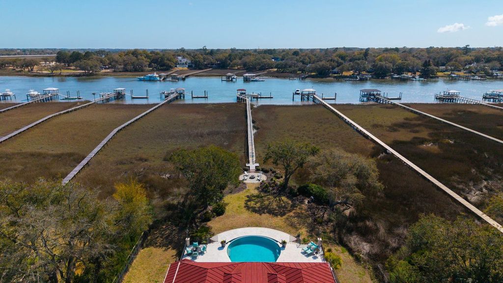 Image 3 of property listing at 13 Broughton Road, Charleston, SC 29407