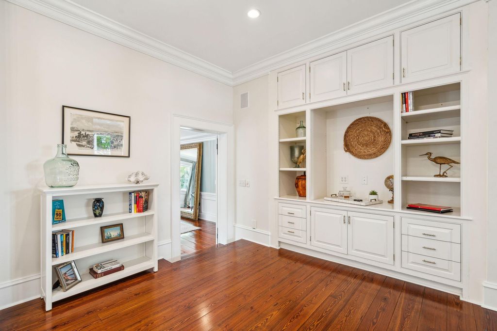 Image 43 of property listing at 13 Broughton Road, Charleston, SC 29407