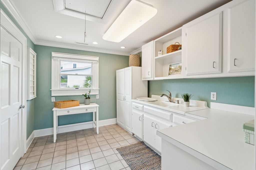 Image 58 of property listing at 13 Broughton Road, Charleston, SC 29407