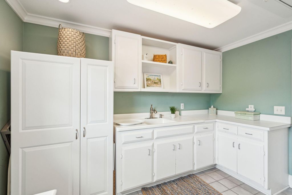 Image 59 of property listing at 13 Broughton Road, Charleston, SC 29407