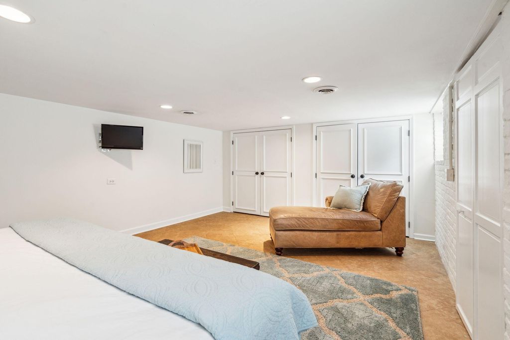 Image 69 of property listing at 13 Broughton Road, Charleston, SC 29407