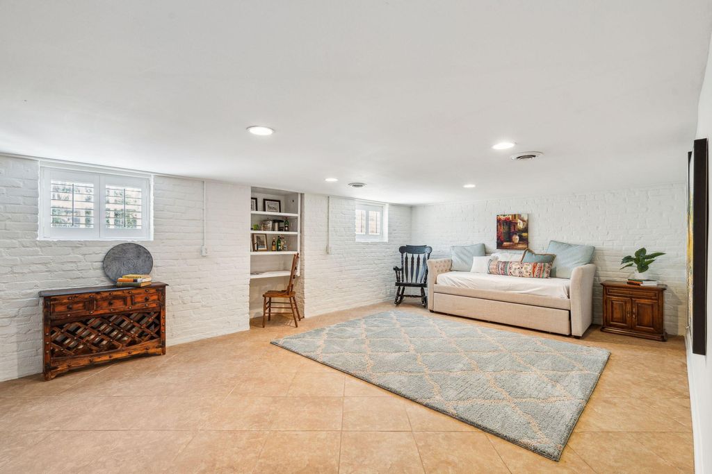 Image 73 of property listing at 13 Broughton Road, Charleston, SC 29407