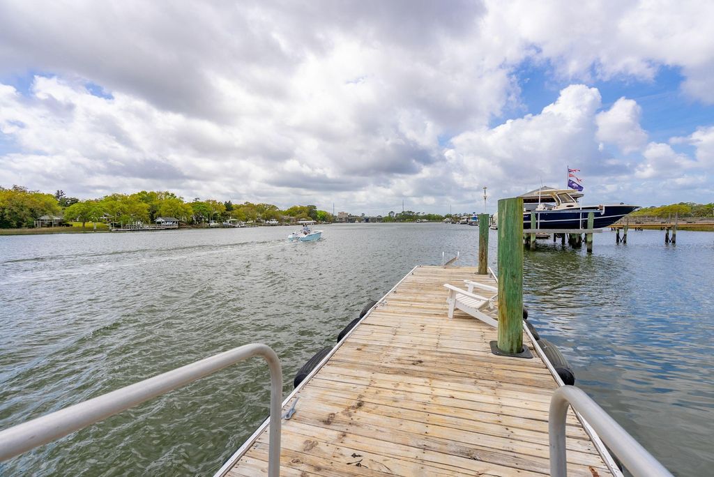 Image 91 of property listing at 13 Broughton Road, Charleston, SC 29407