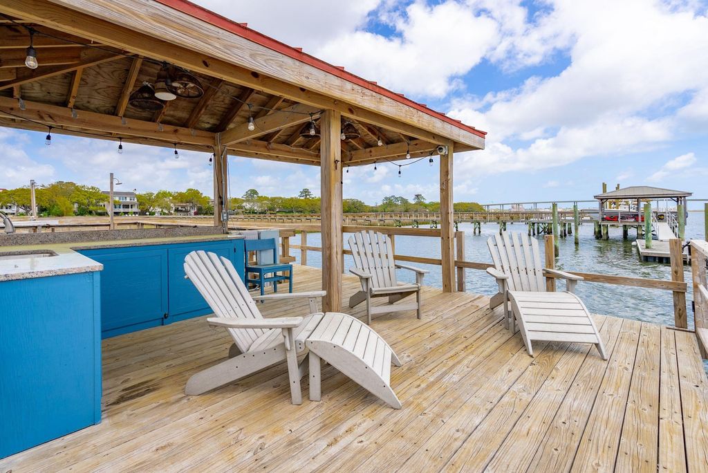 Image 92 of property listing at 13 Broughton Road, Charleston, SC 29407