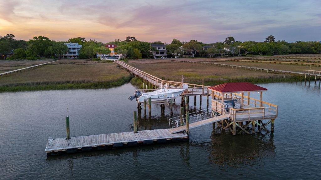 Image 99 of property listing at 13 Broughton Road, Charleston, SC 29407