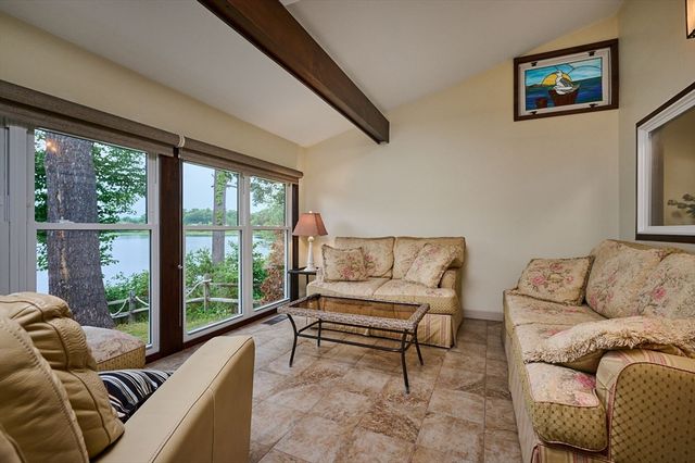 238 Dox Rd, Westfield, MA 01085
